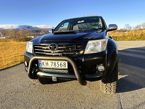 Toyota HiLux 8 of 30