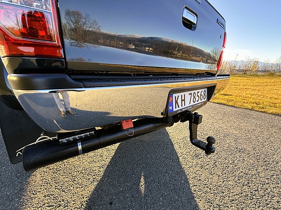 Toyota HiLux 19 of 30