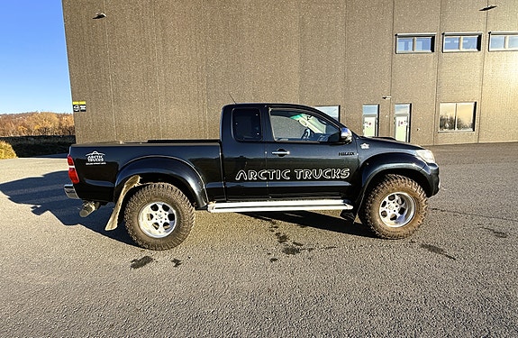 Toyota HiLux 6 of 30