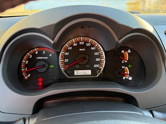 Toyota HiLux 28 of 30