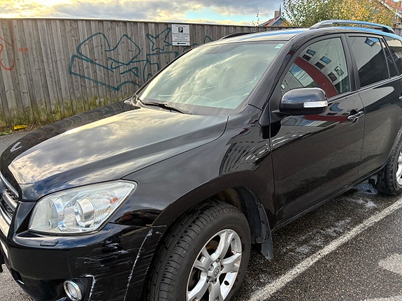 Toyota RAV4 14 of 18