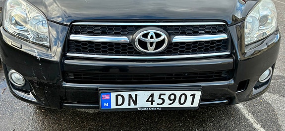 Toyota RAV4 3 of 18