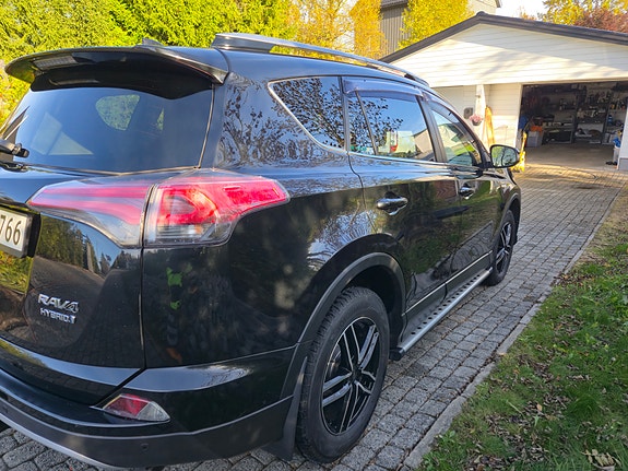 Toyota RAV4 5 of 18