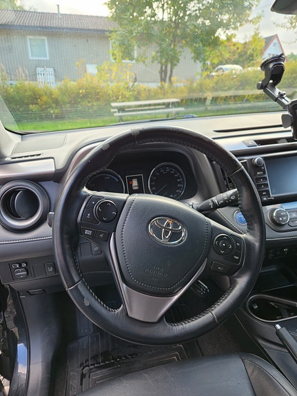 Toyota RAV4 11 of 18