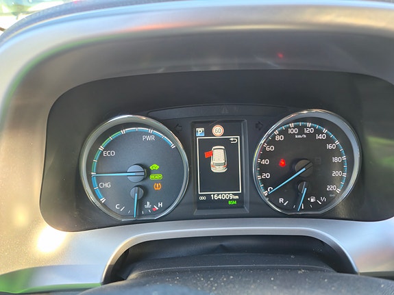 Toyota RAV4 6 of 18