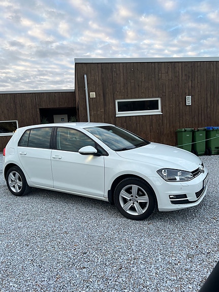 Volkswagen Golf VII 7 of 11