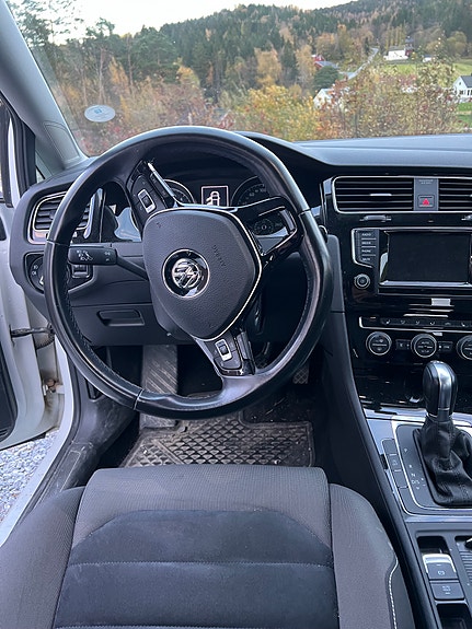Volkswagen Golf VII 4 of 11