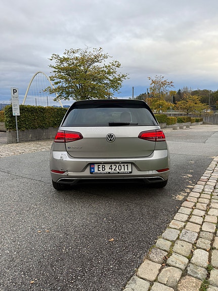 Volkswagen e-Golf VII 6 of 26