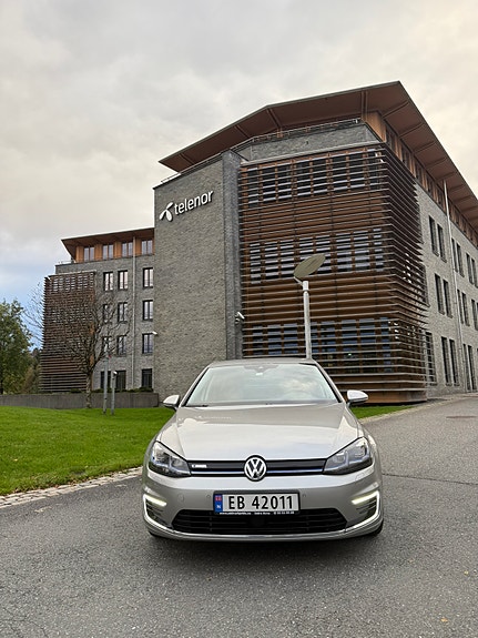 Volkswagen e-Golf VII 4 of 26