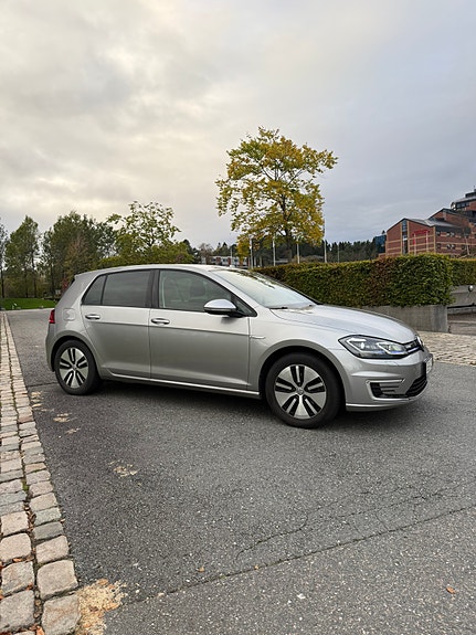 Volkswagen e-Golf VII 3 of 26
