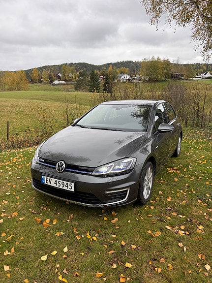 Volkswagen e-Golf VII 3 of 22