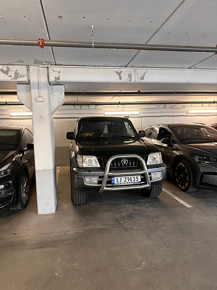 Toyota Land Cruiser 2 of 15