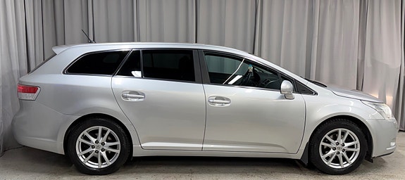 Toyota Avensis 6 of 30