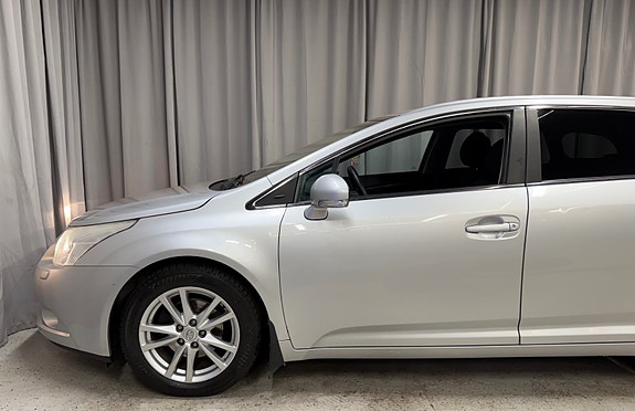 Toyota Avensis 10 of 30