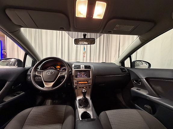Toyota Avensis 19 of 30