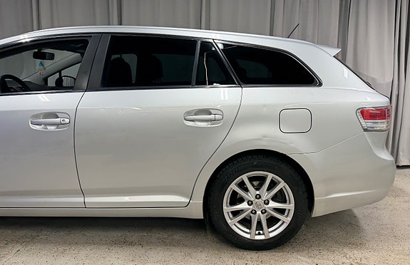 Toyota Avensis 11 of 30