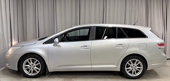 Toyota Avensis 9 of 30