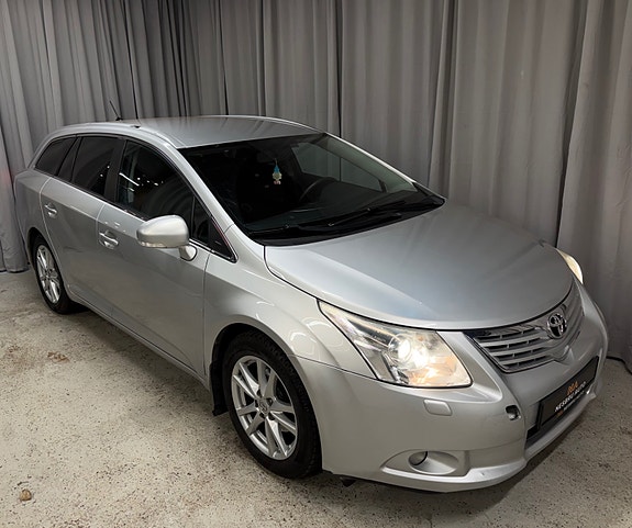 Toyota Avensis 3 of 30