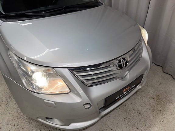 Toyota Avensis 4 of 30
