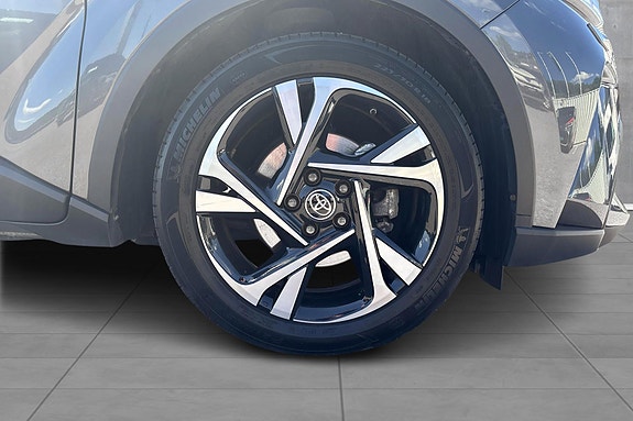 Toyota C-HR 19 of 23
