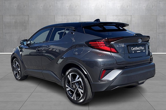Toyota C-HR 3 of 23