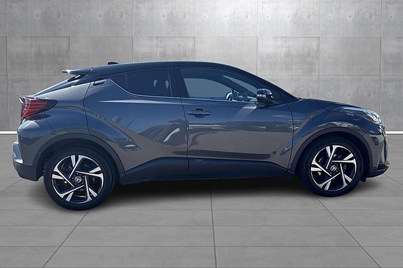 Toyota C-HR 6 of 23