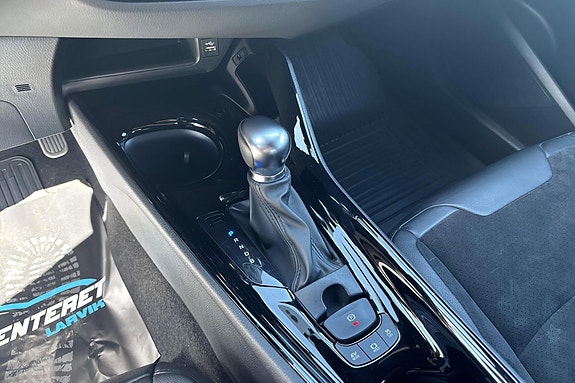 Toyota C-HR 23 of 23