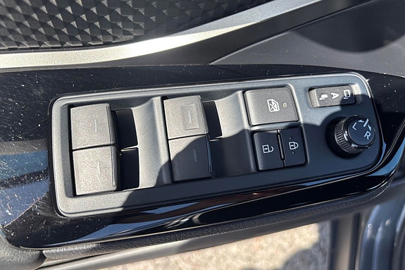 Toyota C-HR 22 of 23