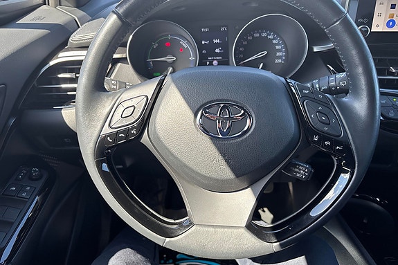 Toyota C-HR 11 of 23