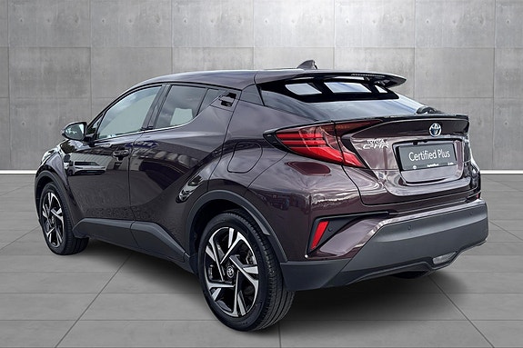 Toyota C-HR 3 of 22