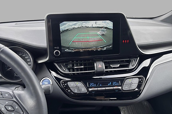 Toyota C-HR 14 of 22
