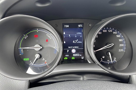 Toyota C-HR 12 of 22