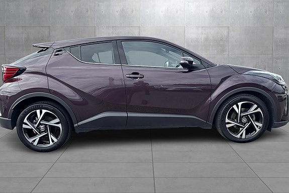Toyota C-HR 6 of 22