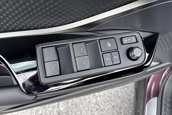 Toyota C-HR 21 of 22