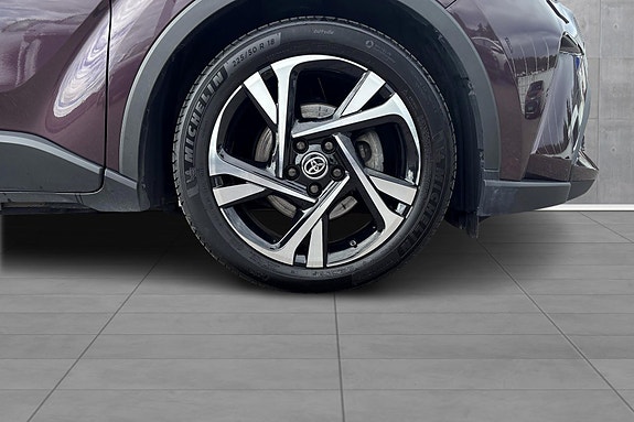 Toyota C-HR 19 of 22