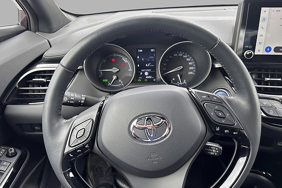 Toyota C-HR 11 of 22