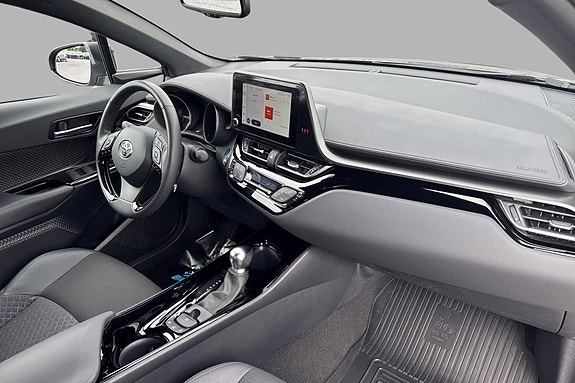 Toyota C-HR 15 of 22