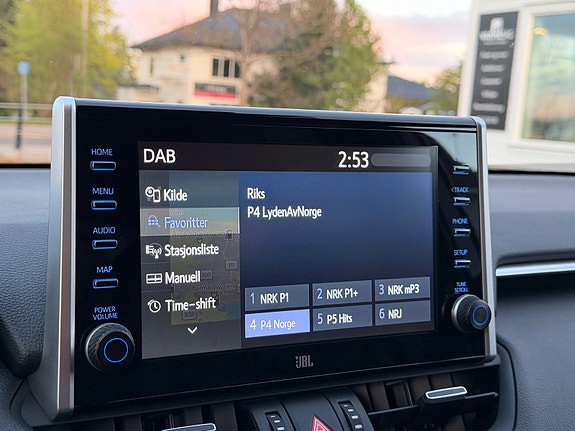 Toyota RAV4 Plug-in Hybrid 28 of 30