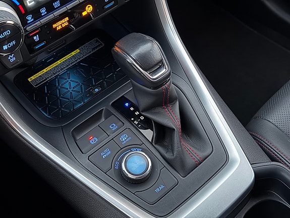 Toyota RAV4 Plug-in Hybrid 24 of 30