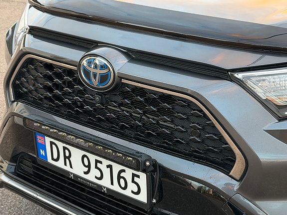 Toyota RAV4 Plug-in Hybrid 15 of 30