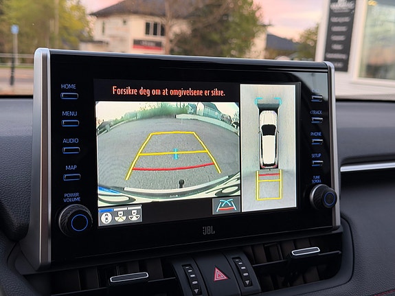 Toyota RAV4 Plug-in Hybrid 26 of 30