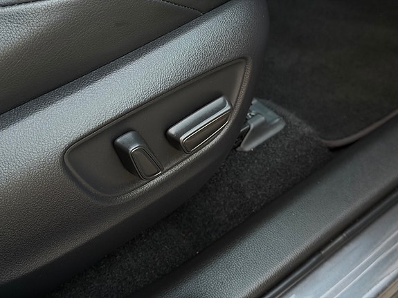 Toyota RAV4 Plug-in Hybrid 22 of 30