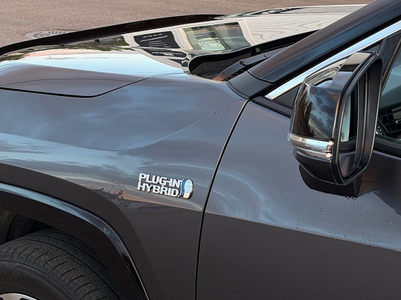 Toyota RAV4 Plug-in Hybrid 13 of 30