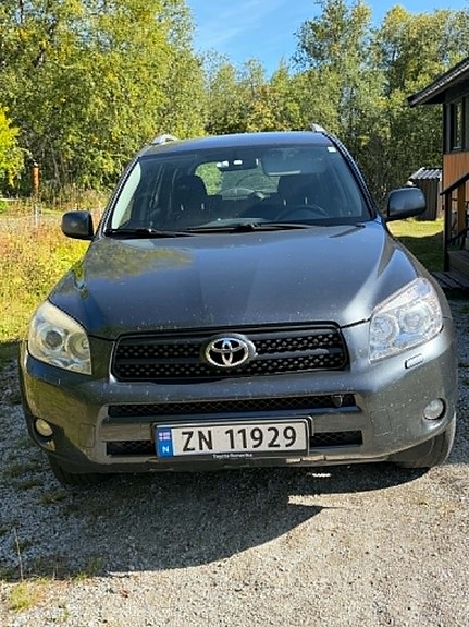Toyota RAV4 4 of 4