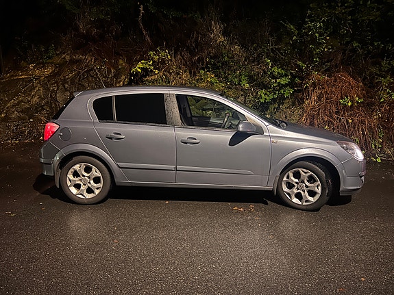 Opel Astra 3 of 30