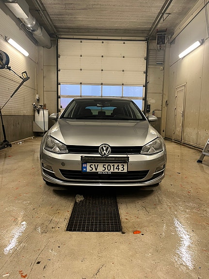 Volkswagen Golf VII 8 of 18
