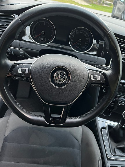 Volkswagen Golf VII 17 of 18