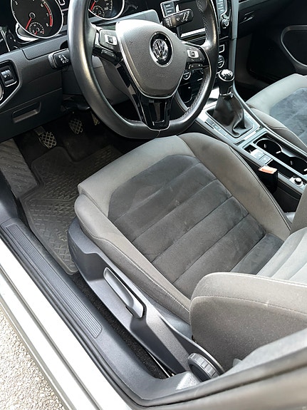 Volkswagen Golf VII 18 of 18