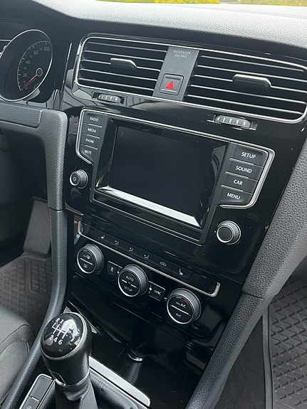 Volkswagen Golf VII 12 of 18
