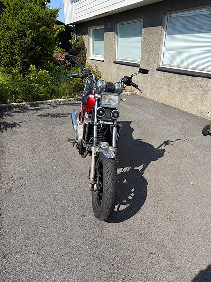 Honda VF 1100C V65 MAGNA 2 of 6